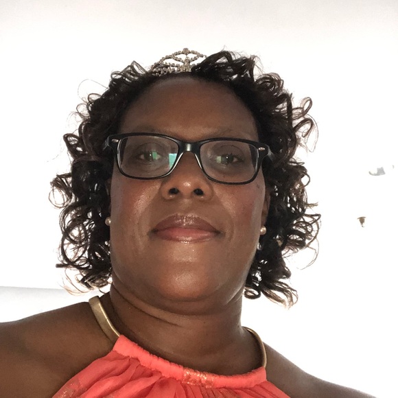 Meet your Posher, Felecita - Picture 1 of 1